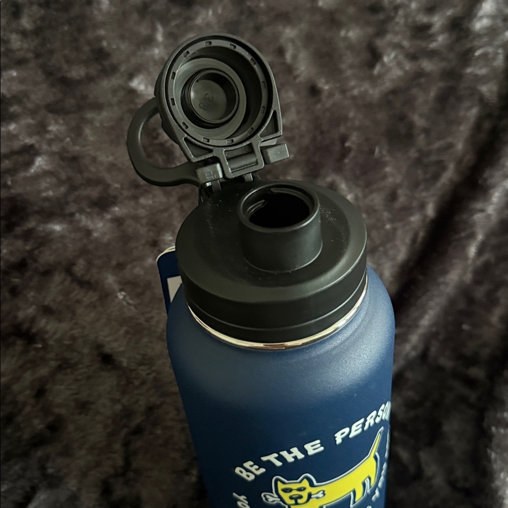 Life Is Good ‘Be The Person Your Dog Thinks You Are’ 32 oz. stainless tumbler - Picture 4 of 8